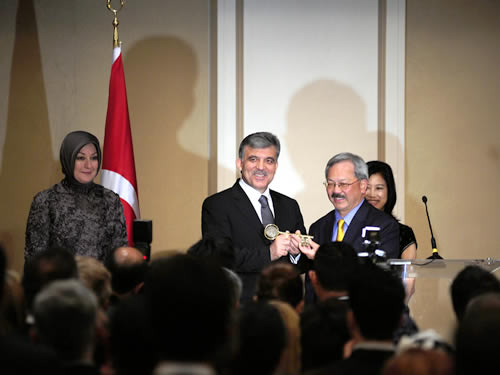 Cumhurbaşkanı Gül'e San Francisco’nun Anahtarı Verildi
